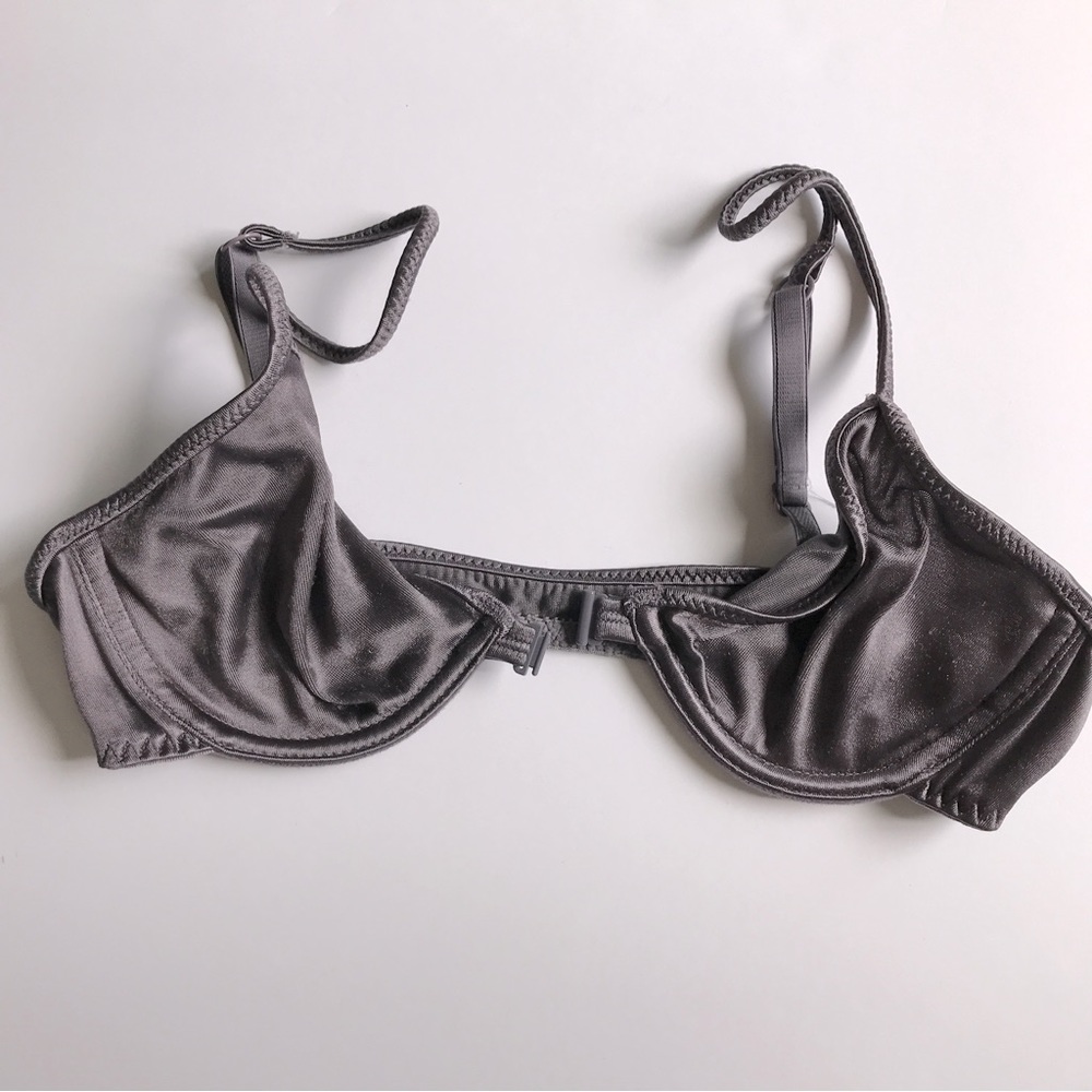 Second Skin Victoria’s Secret Front Close‎ Bra